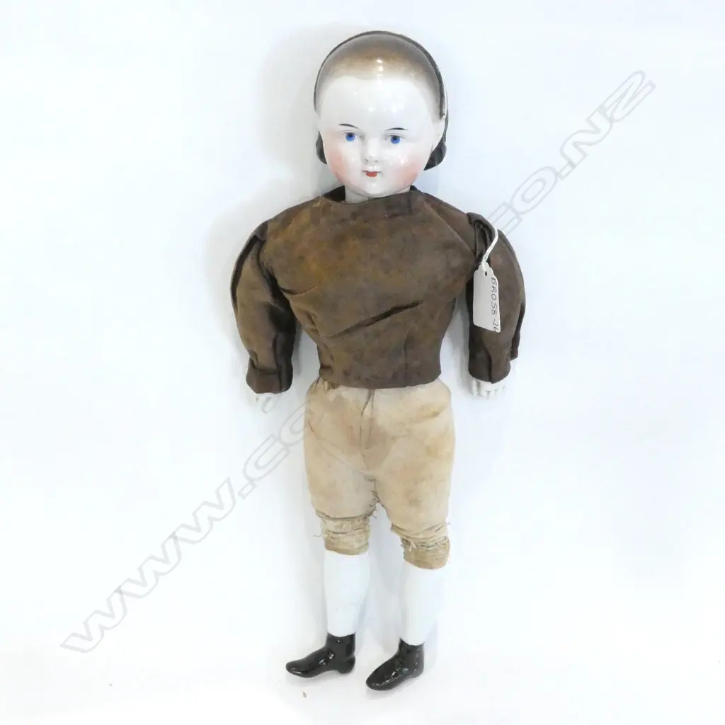 VICTORIAN PORCELAIN DOLL  H. 390MM Image 1++